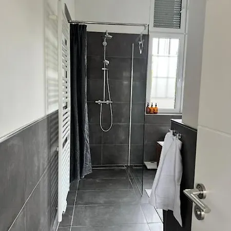 8 Min Bis Zur Innenstadt Apartment